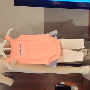 NEW CARTERS 2PC GIRLS SET CREEPER AND PANTS SIZE 6M
